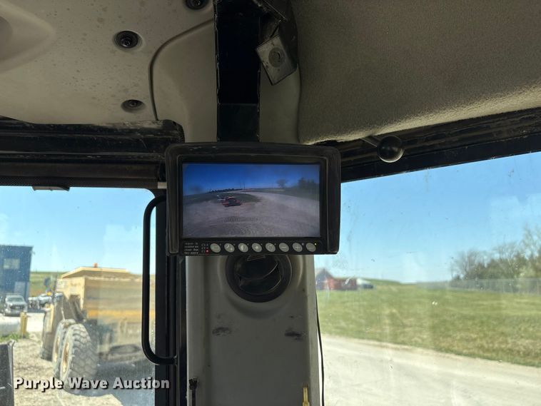 image for item FG2904 2015 Caterpillar D8T dozer