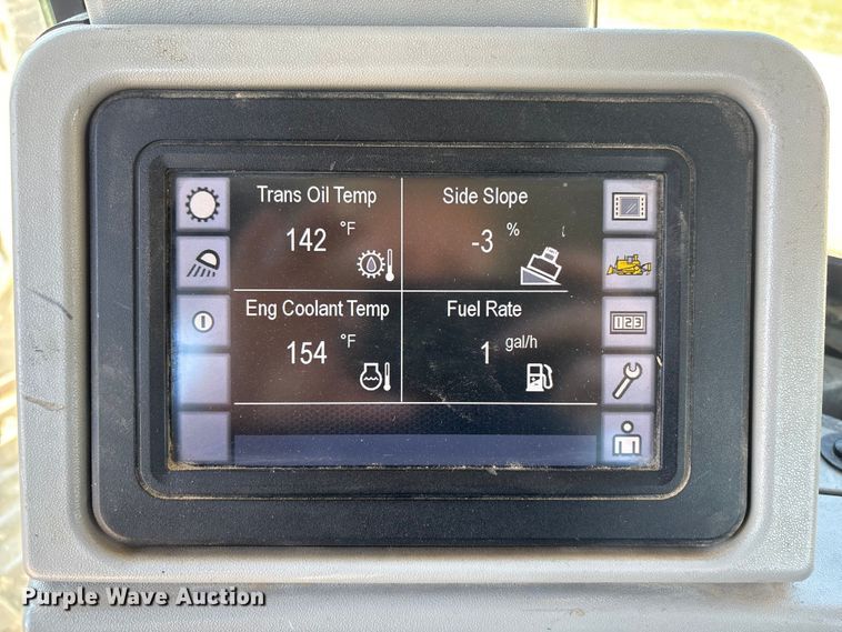 image for item FG2904 2015 Caterpillar D8T dozer