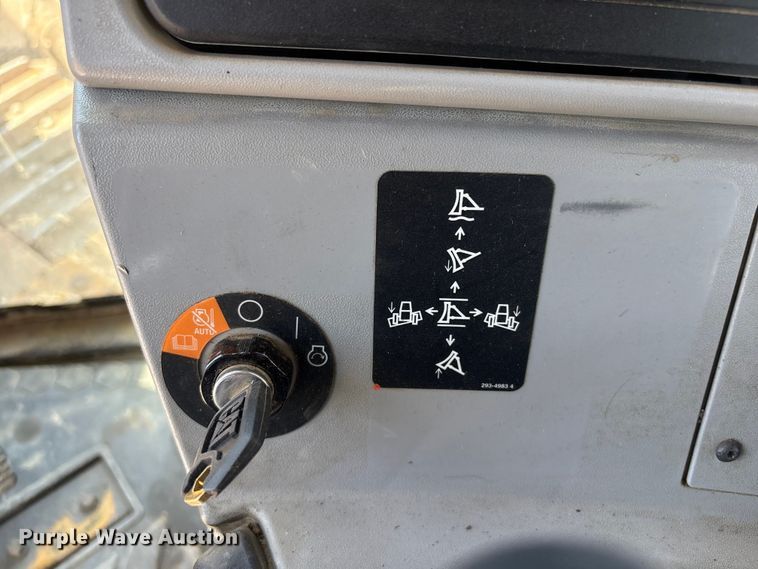 image for item FG2904 2015 Caterpillar D8T dozer