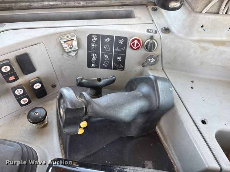 image for item FG2904 2015 Caterpillar D8T dozer