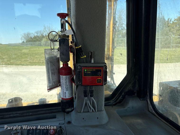 image for item FG2904 2015 Caterpillar D8T dozer