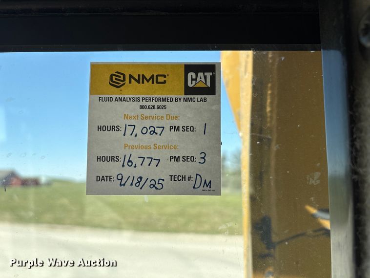 image for item FG2904 2015 Caterpillar D8T dozer