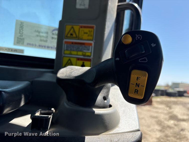 image for item FG2904 2015 Caterpillar D8T dozer