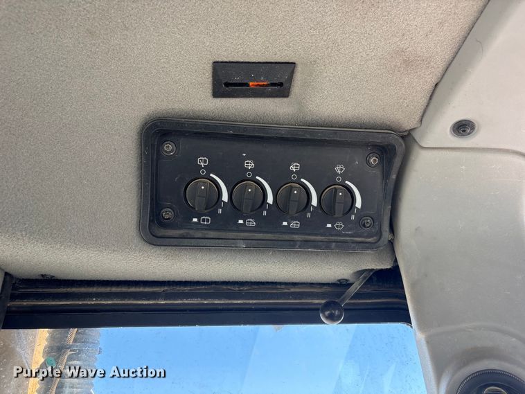 image for item FG2904 2015 Caterpillar D8T dozer