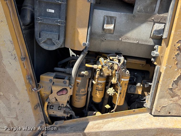 image for item FG2904 2015 Caterpillar D8T dozer