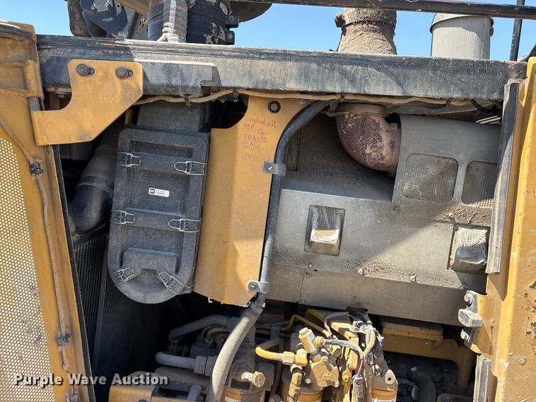image for item FG2904 2015 Caterpillar D8T dozer