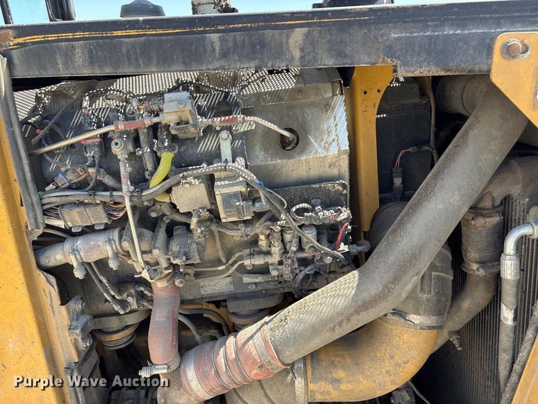 image for item FG2904 2015 Caterpillar D8T dozer