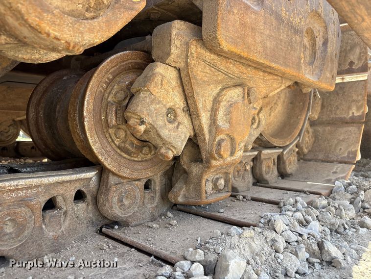 image for item FG2904 2015 Caterpillar D8T dozer