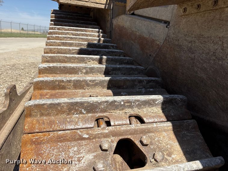 image for item FG2904 2015 Caterpillar D8T dozer