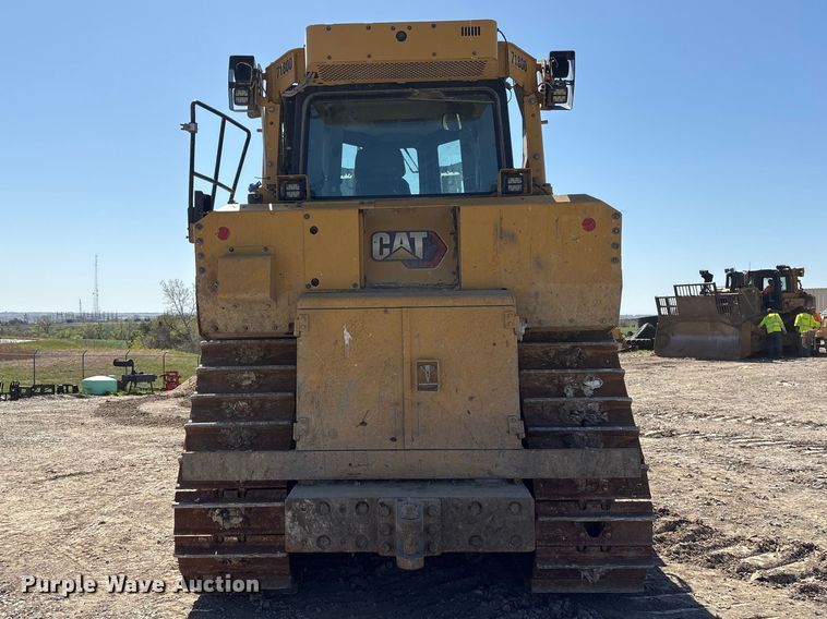 image for item FG2905 2021 Caterpillar D8T dozer
