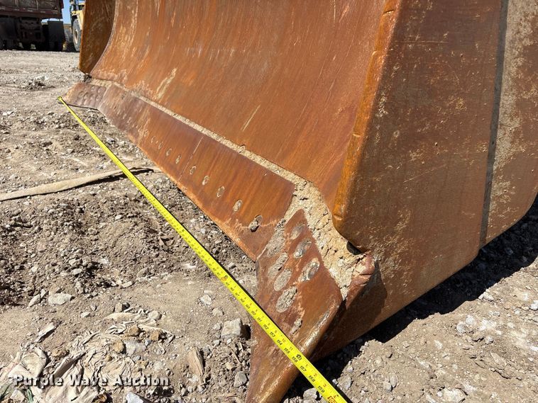 image for item FG2905 2021 Caterpillar D8T dozer