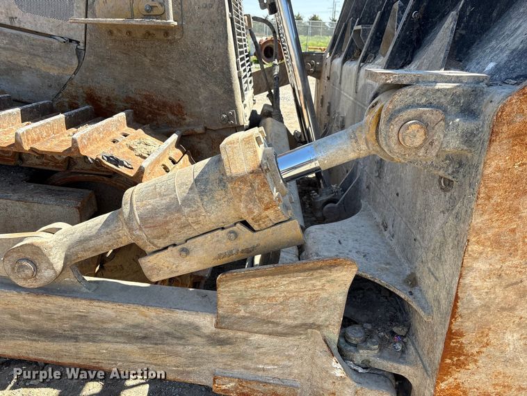 image for item FG2905 2021 Caterpillar D8T dozer