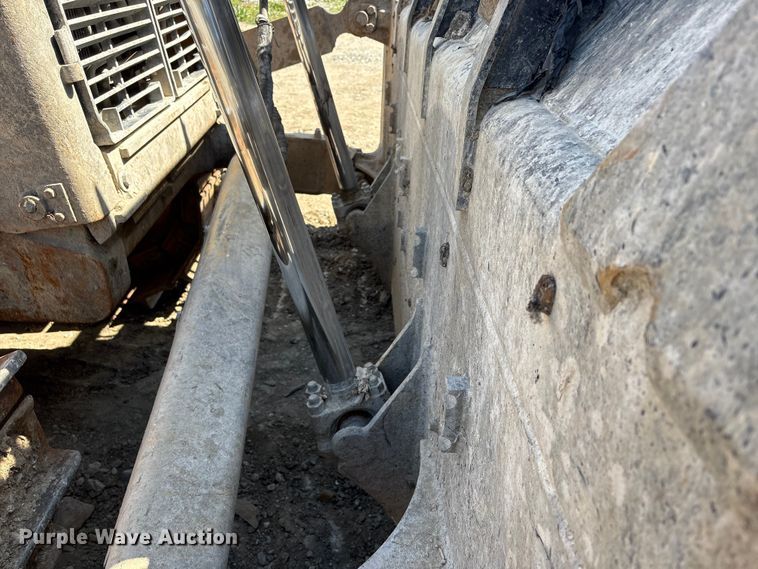 image for item FG2905 2021 Caterpillar D8T dozer