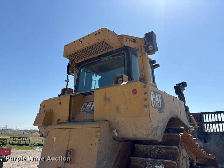 image for item FG2905 2021 Caterpillar D8T dozer