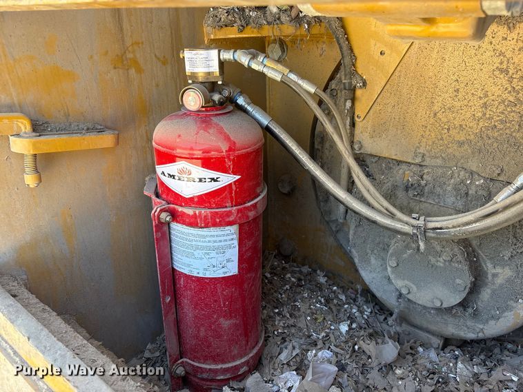 image for item FG2905 2021 Caterpillar D8T dozer