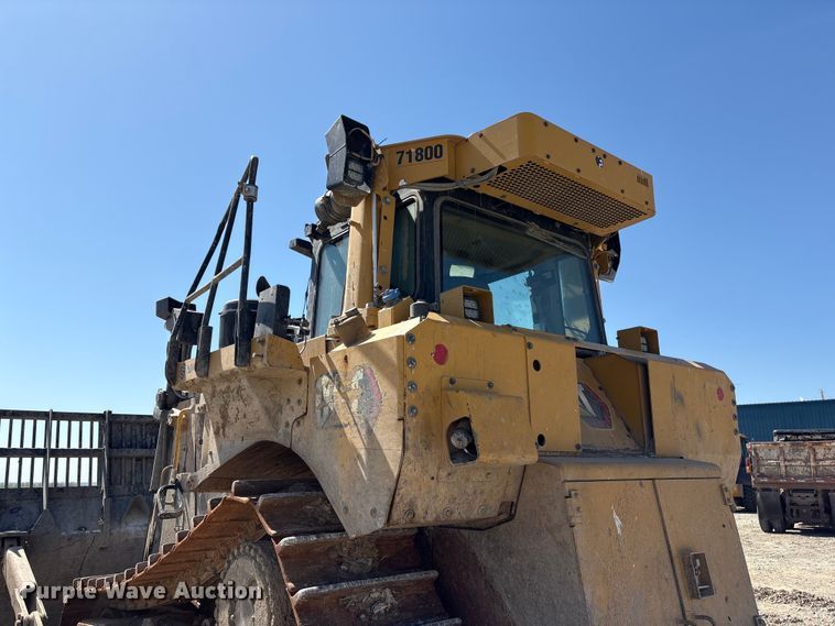 image for item FG2905 2021 Caterpillar D8T dozer
