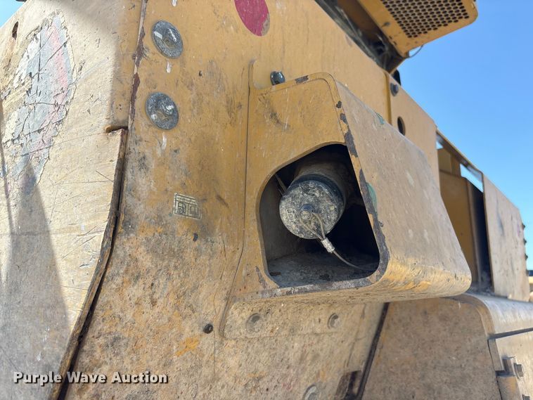 image for item FG2905 2021 Caterpillar D8T dozer