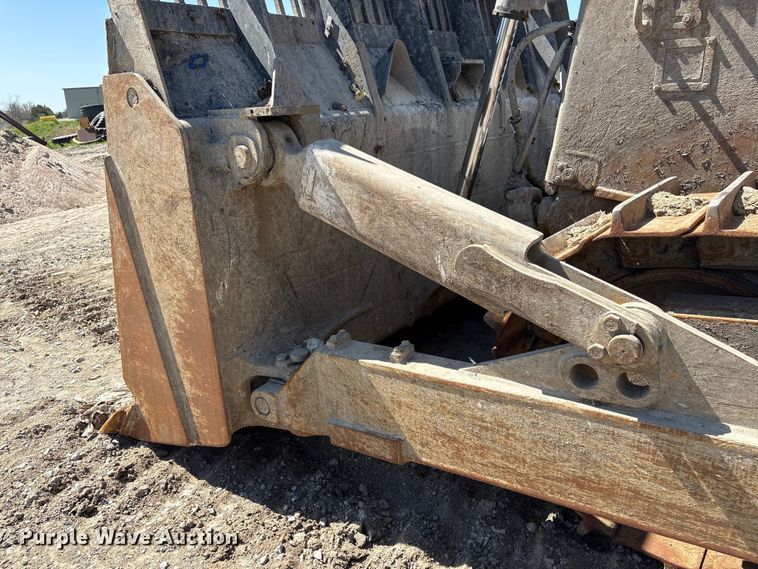 image for item FG2905 2021 Caterpillar D8T dozer