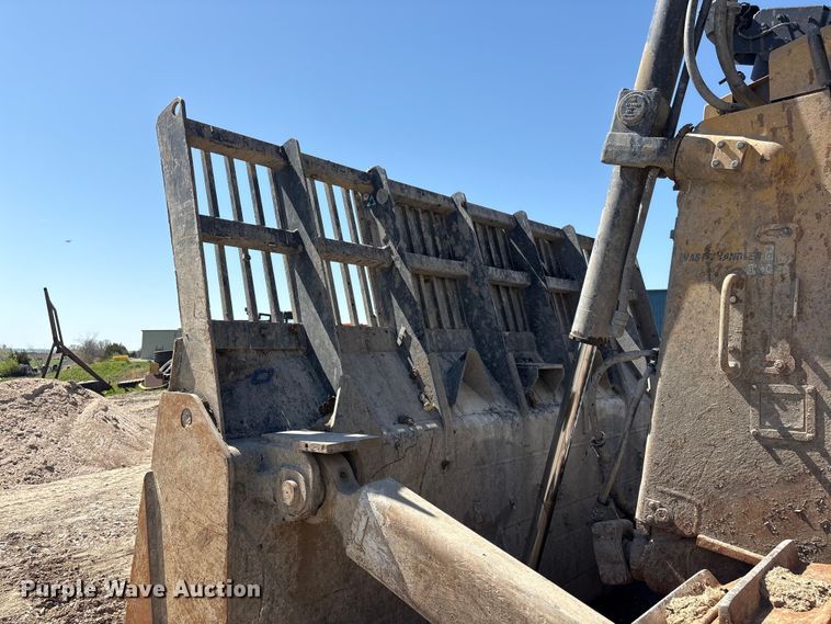 image for item FG2905 2021 Caterpillar D8T dozer