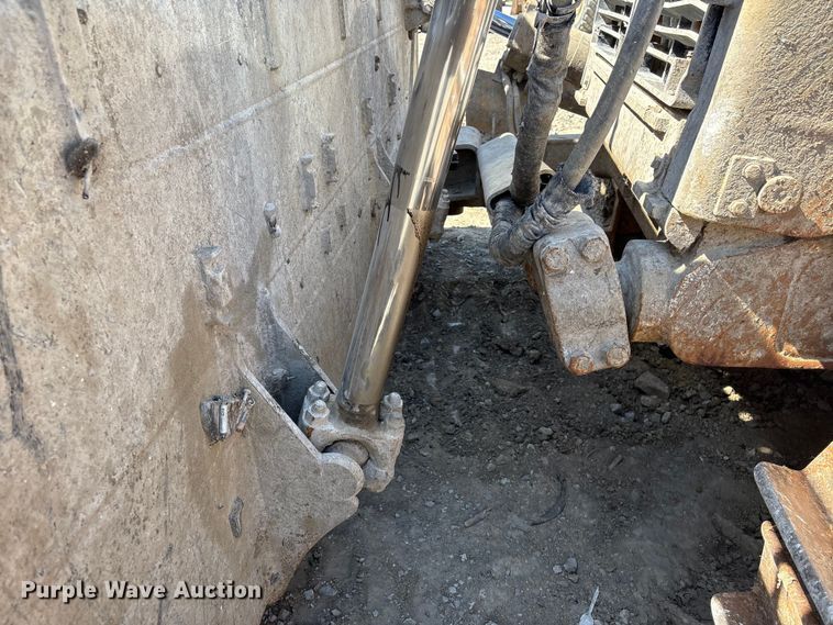 image for item FG2905 2021 Caterpillar D8T dozer