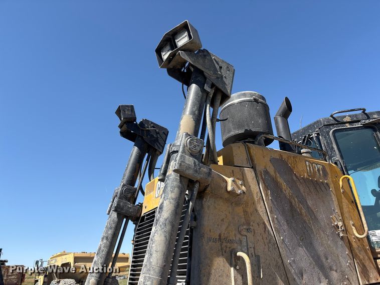 image for item FG2905 2021 Caterpillar D8T dozer