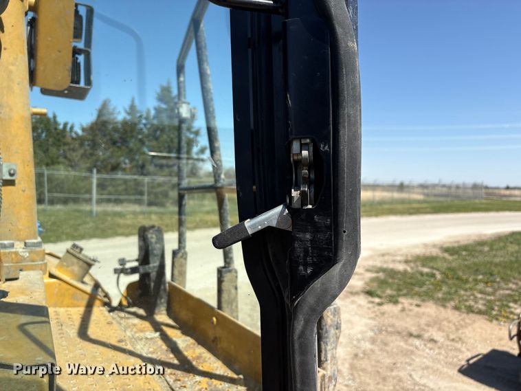 image for item FG2905 2021 Caterpillar D8T dozer