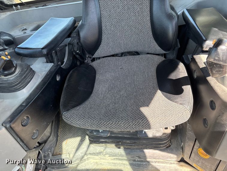 image for item FG2905 2021 Caterpillar D8T dozer