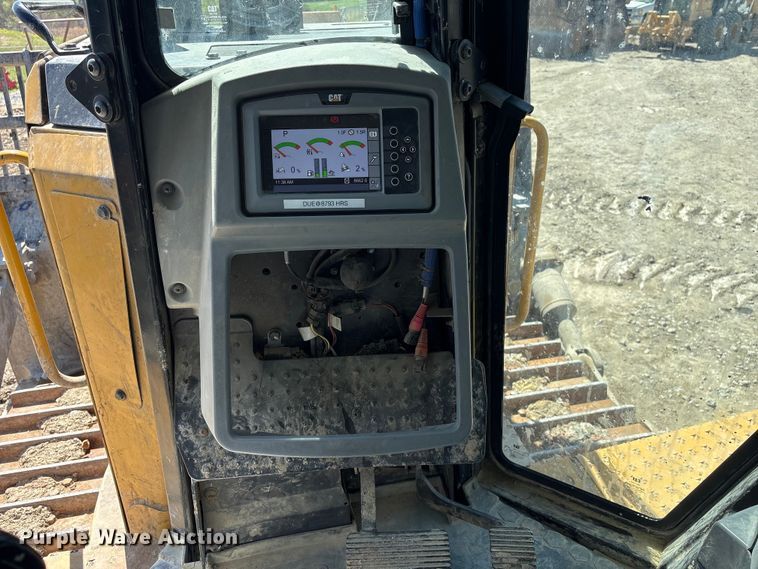 image for item FG2905 2021 Caterpillar D8T dozer