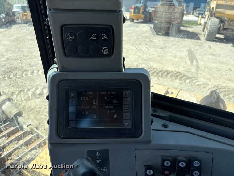 image for item FG2905 2021 Caterpillar D8T dozer