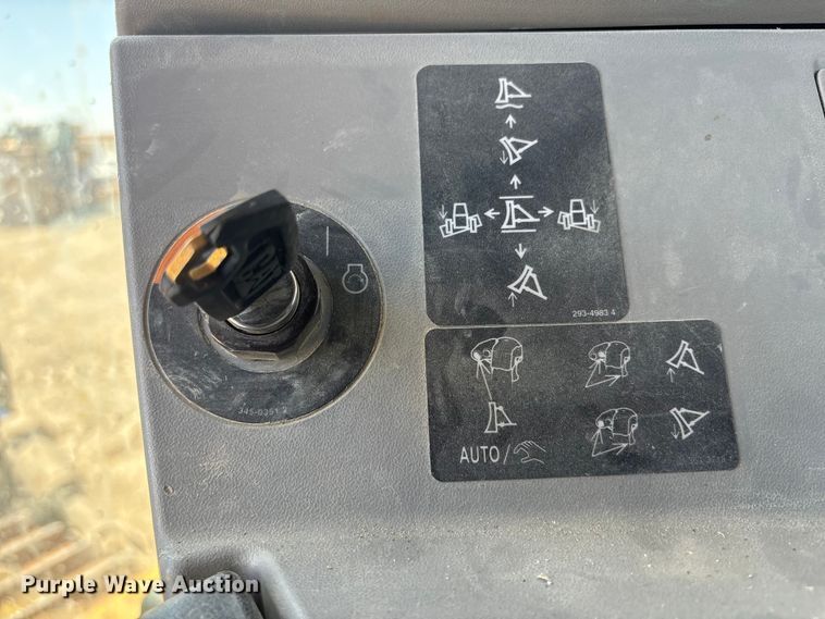 image for item FG2905 2021 Caterpillar D8T dozer