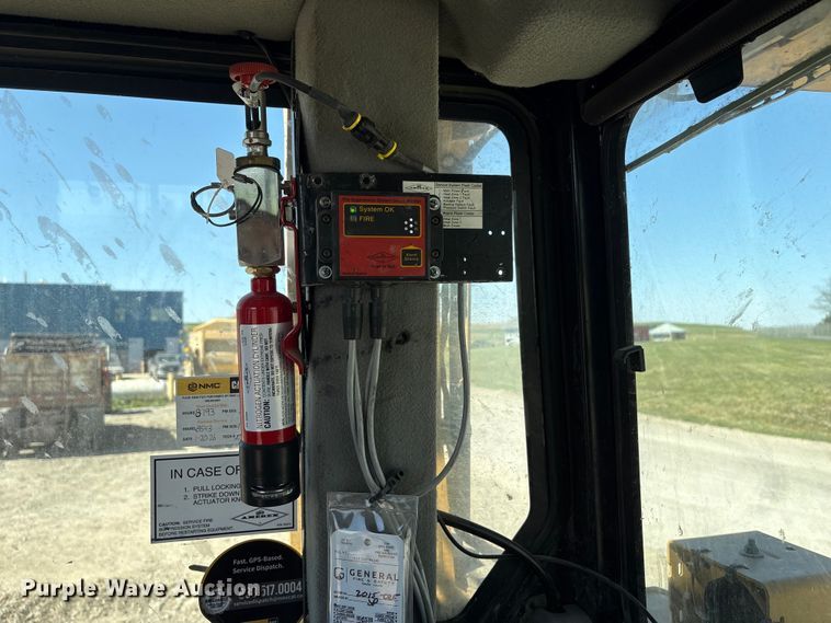 image for item FG2905 2021 Caterpillar D8T dozer