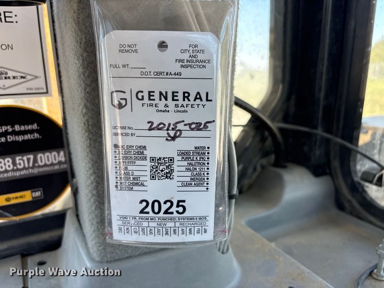 image for item FG2905 2021 Caterpillar D8T dozer