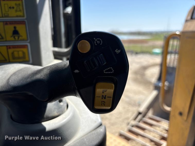 image for item FG2905 2021 Caterpillar D8T dozer