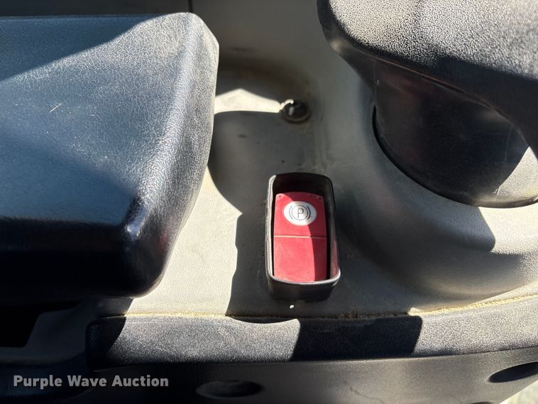 image for item FG2905 2021 Caterpillar D8T dozer