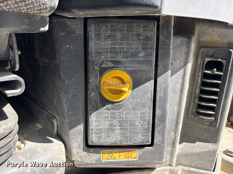 image for item FG2905 2021 Caterpillar D8T dozer