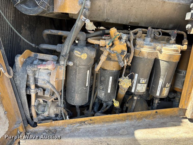 image for item FG2905 2021 Caterpillar D8T dozer