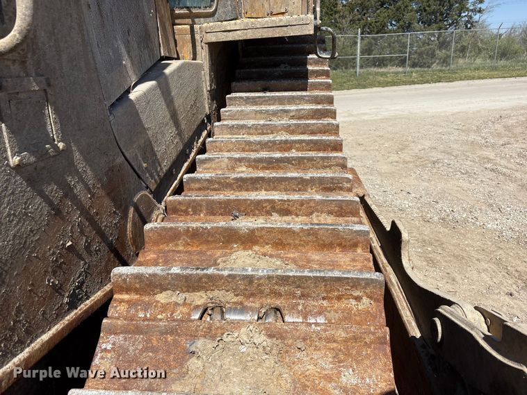 image for item FG2905 2021 Caterpillar D8T dozer