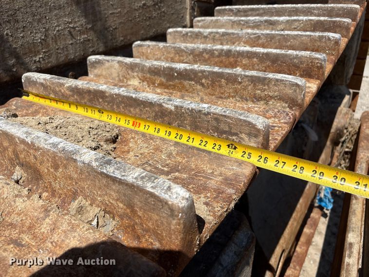 image for item FG2905 2021 Caterpillar D8T dozer