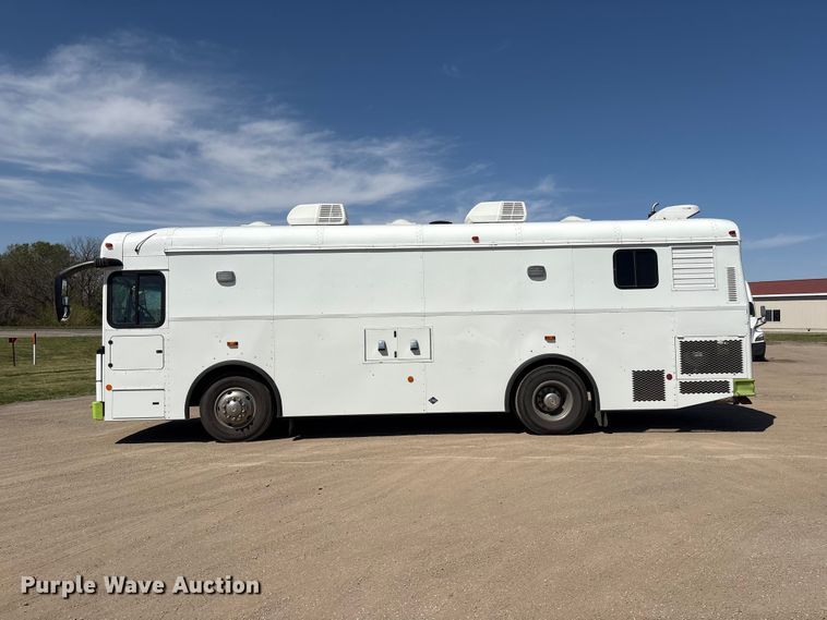 image for item FG2906 2012 Thomas Built HDX bookmobile