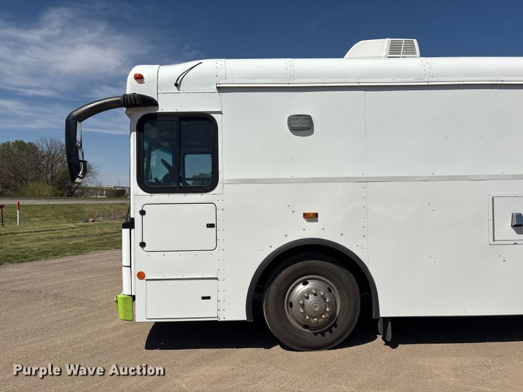 image for item FG2906 2012 Thomas Built HDX bookmobile