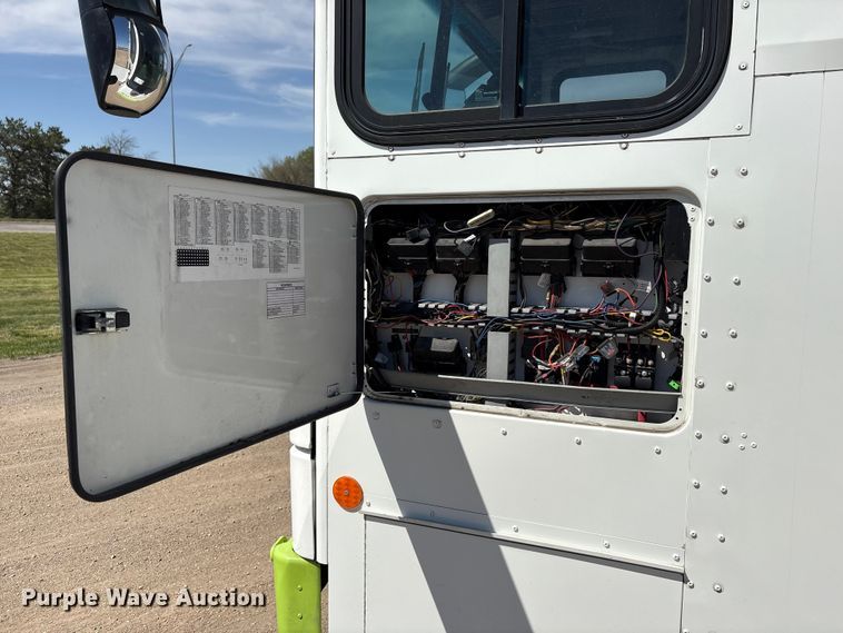 image for item FG2906 2012 Thomas Built HDX bookmobile