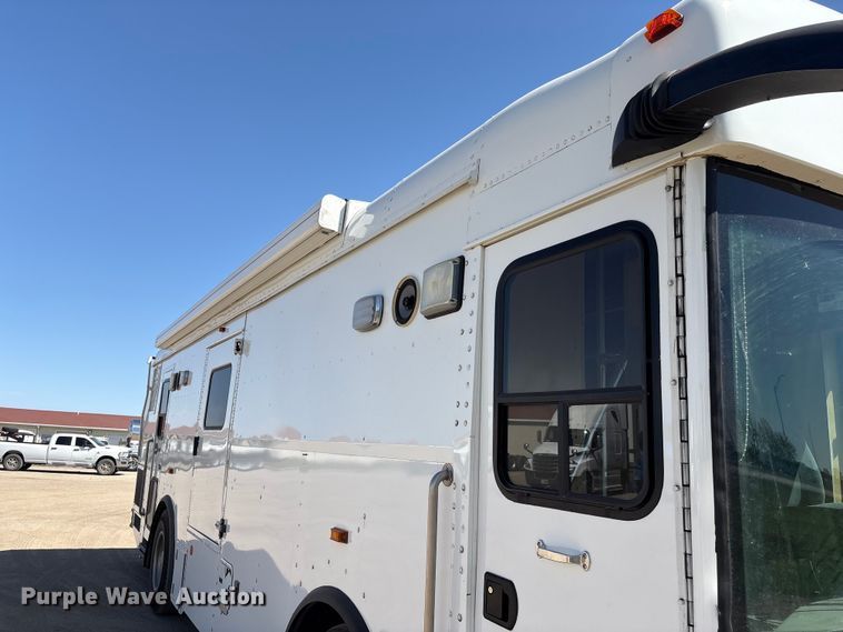 image for item FG2906 2012 Thomas Built HDX bookmobile