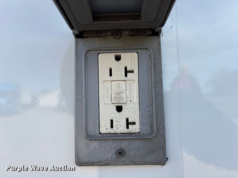 image for item FG2906 2012 Thomas Built HDX bookmobile