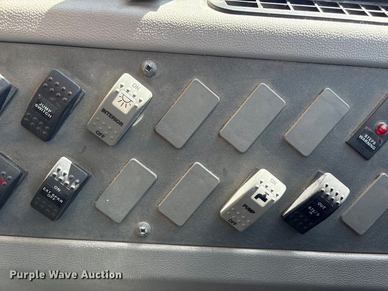 image for item FG2906 2012 Thomas Built HDX bookmobile