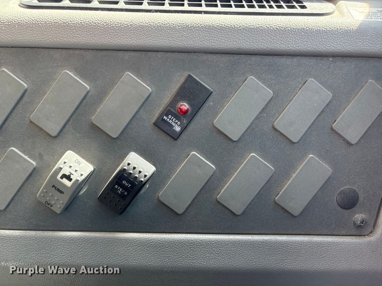 image for item FG2906 2012 Thomas Built HDX bookmobile