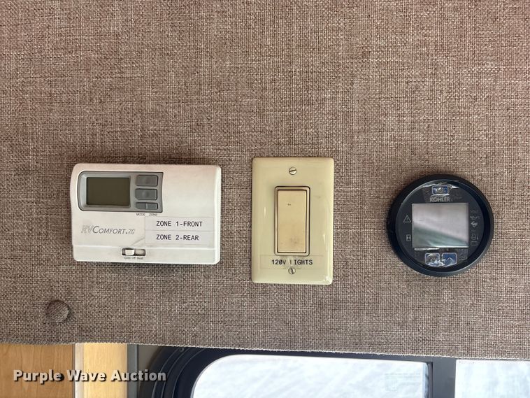 image for item FG2906 2012 Thomas Built HDX bookmobile