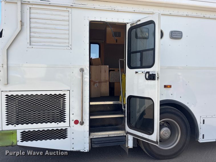 image for item FG2906 2012 Thomas Built HDX bookmobile