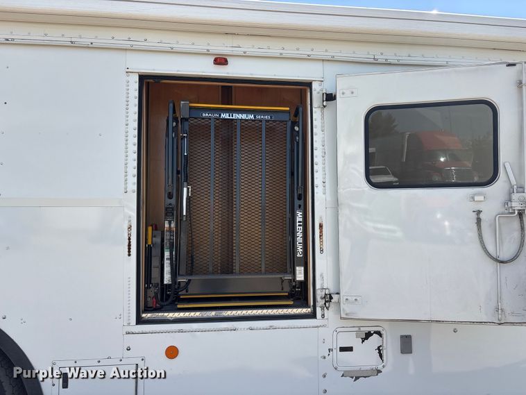 image for item FG2906 2012 Thomas Built HDX bookmobile