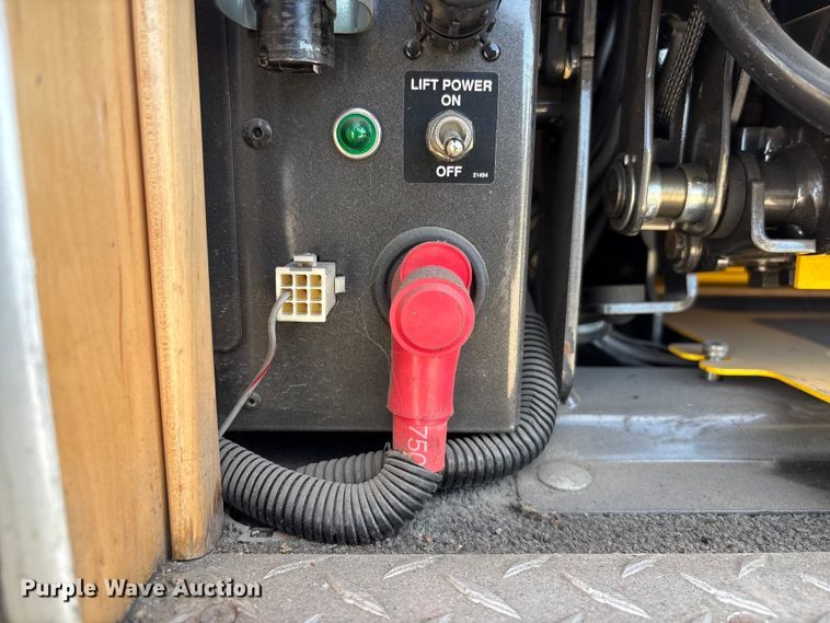 image for item FG2906 2012 Thomas Built HDX bookmobile