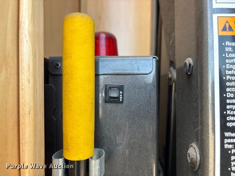 image for item FG2906 2012 Thomas Built HDX bookmobile